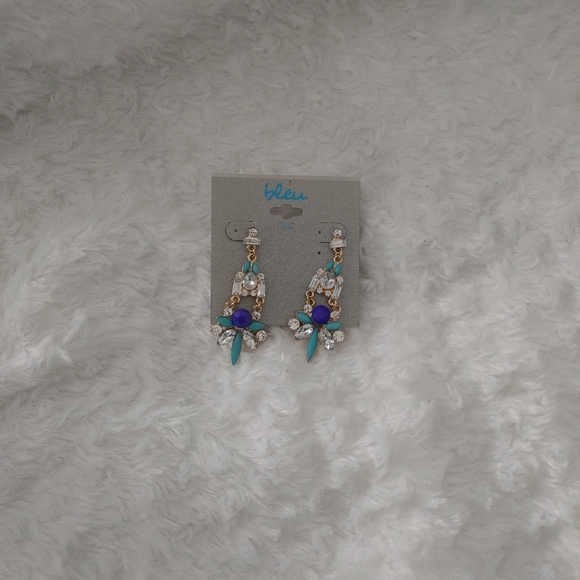 Earring - Picture 2 of 2